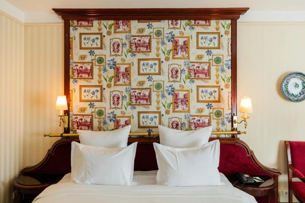 hotel room 2