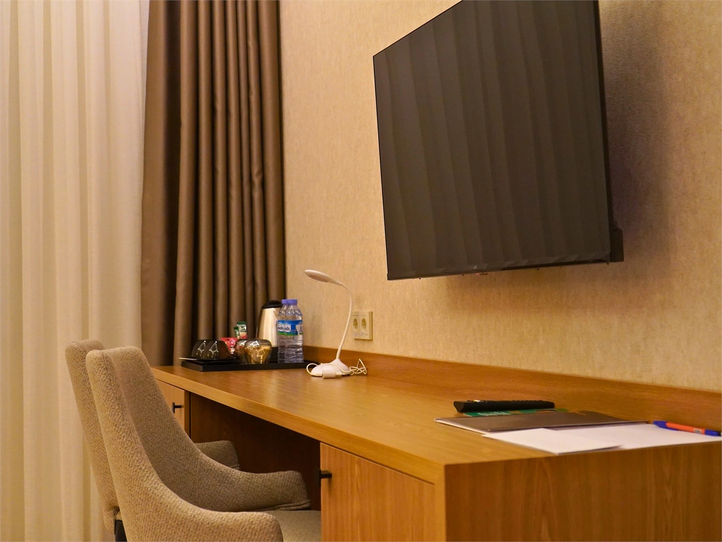 hotel room 2
